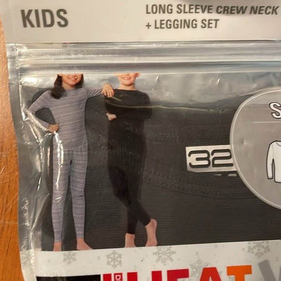 NEW 🛷🎿long sleeve, crewneck and legging set base layer, kids size medium 8-10 - Picture 3 of 6